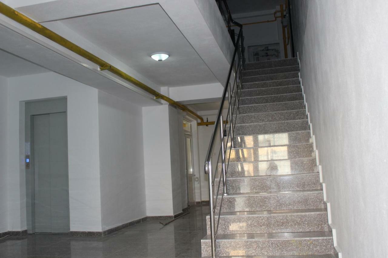 Still Apartament Крайова Екстер'єр фото